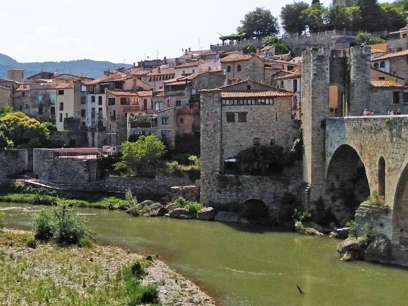 Besalu-5